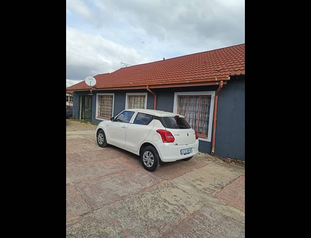 3 BEDROOM HOUSE FOR SALE IN BIRCHLEIGH NORTH